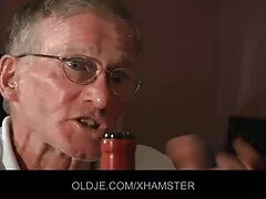 コンピュータで女性を助ける イケメン アニメ エロ 動画