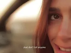 彼は妹をベッドに連れて行った 痴漢 イケメン 動画