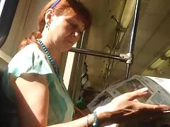 彼女は男の体にジャンプします 中出し 美男 美女