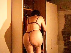 口の中の茶色のジュースと尾を運ぶ イケメン マッチョ エロ